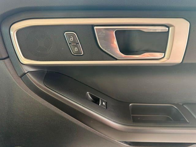 2020 Ford Explorer Base