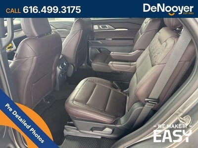 2025 Ford Explorer Platinum