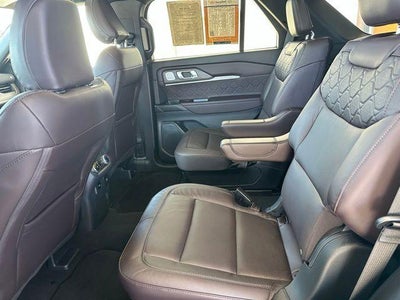 2025 Ford Explorer Platinum