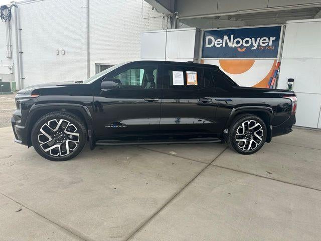 2024 Chevrolet Silverado EV RST