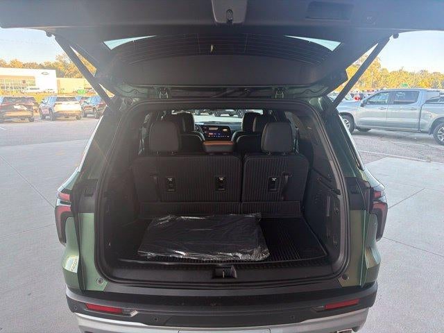 2027 Chevrolet Traverse Z71 - Photo 10