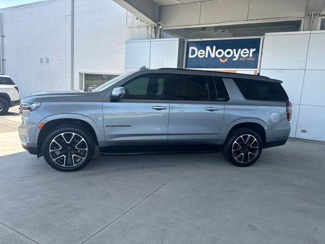 2023 Chevrolet Suburban RST