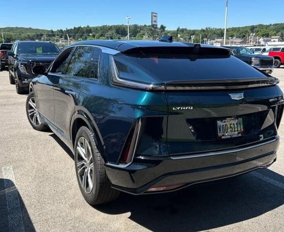 2025 Cadillac LYRIQ Luxury 1
