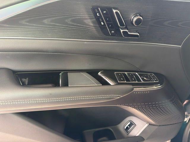 2025 Cadillac LYRIQ Luxury 1