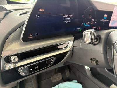 2025 Cadillac LYRIQ Luxury 1