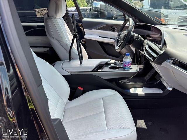 2024 Cadillac LYRIQ Luxury 1