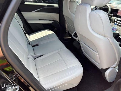 2024 Cadillac LYRIQ Luxury 1