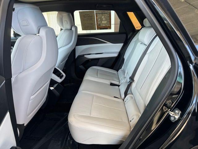 2024 Cadillac LYRIQ Luxury 1