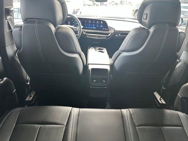 2024 Cadillac LYRIQ Luxury 1