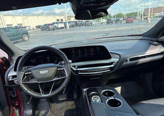 2024 Cadillac LYRIQ Luxury 1