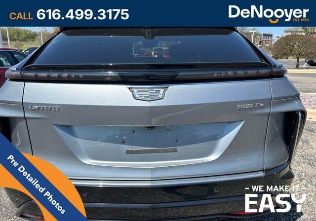 2024 Cadillac LYRIQ Luxury 1