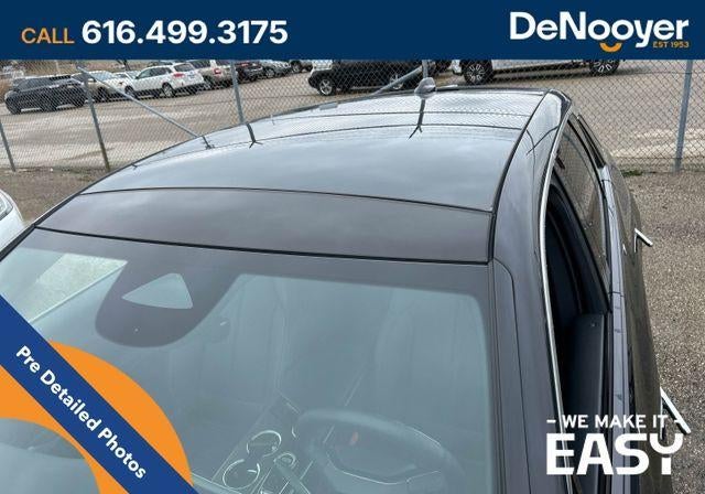 2024 Cadillac LYRIQ Luxury 3