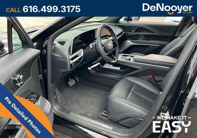 2024 Cadillac LYRIQ Luxury 3