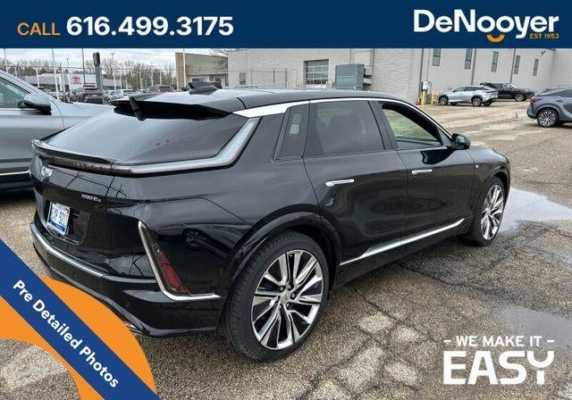 2024 Cadillac LYRIQ Luxury 3