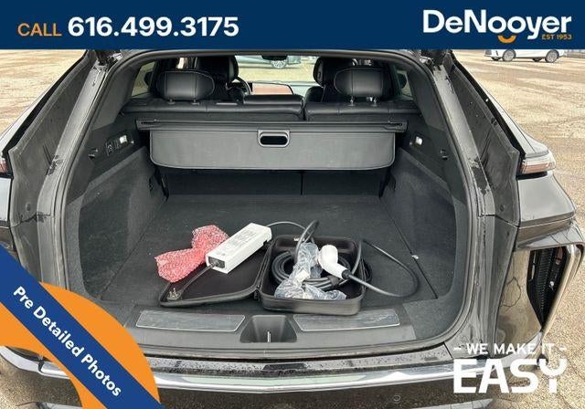 2024 Cadillac LYRIQ Luxury 3