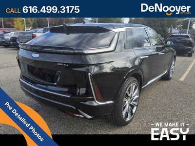 2024 Cadillac LYRIQ Luxury 3