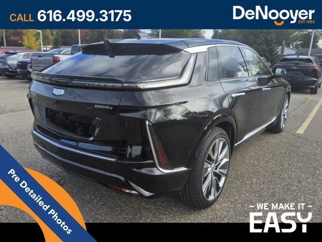 2024 Cadillac LYRIQ Luxury 3