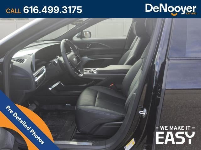 2024 Cadillac LYRIQ Luxury 3