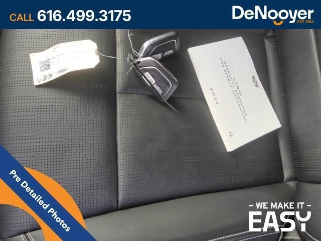 2024 Cadillac LYRIQ Luxury 3