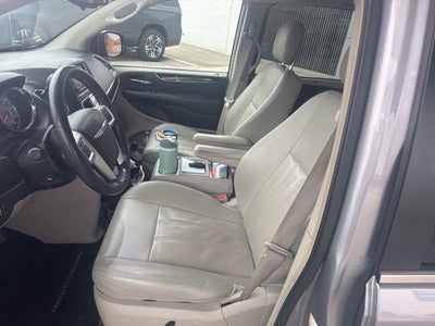 2014 Chrysler Town & Country Touring-L