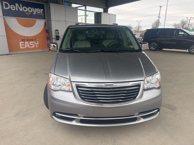 2014 Chrysler Town & Country Touring-L