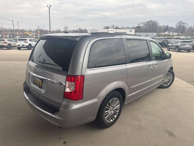2014 Chrysler Town & Country Touring-L