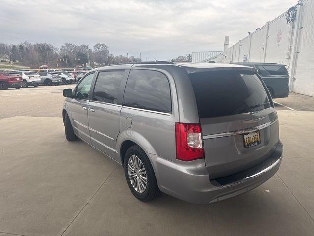 2014 Chrysler Town & Country Touring-L