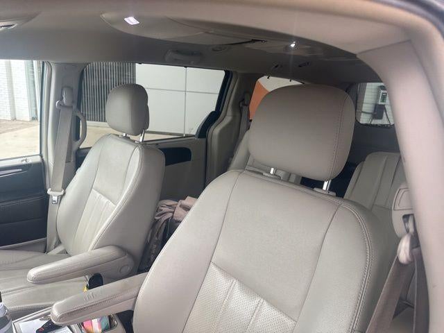 2014 Chrysler Town & Country Touring-L