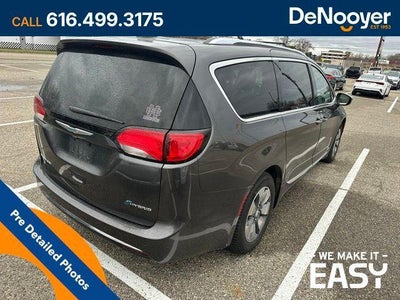 2018 Chrysler Pacifica Hybrid Limited