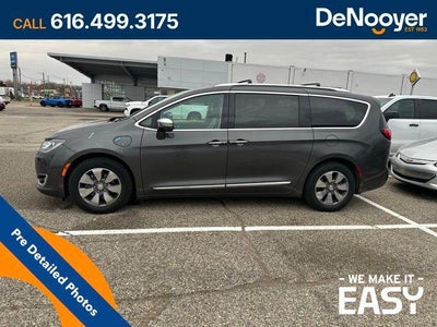 2018 Chrysler Pacifica Hybrid Limited