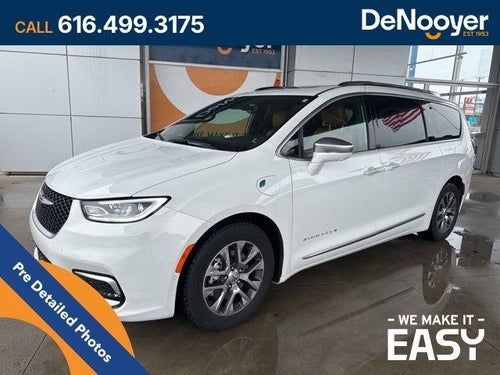 2022 Chrysler Pacifica Hybrid Pinnacle