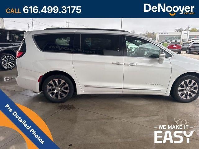 2022 Chrysler Pacifica Hybrid Pinnacle