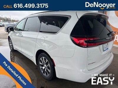 2022 Chrysler Pacifica Hybrid Pinnacle