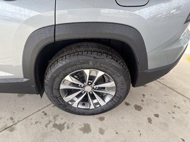 2027 Chevrolet Equinox LT - Photo 9