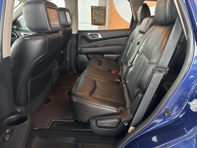 2017 Nissan Pathfinder Platinum