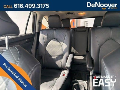 2023 Toyota Highlander Hybrid Platinum