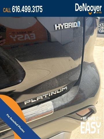 2023 Toyota Highlander Hybrid Platinum