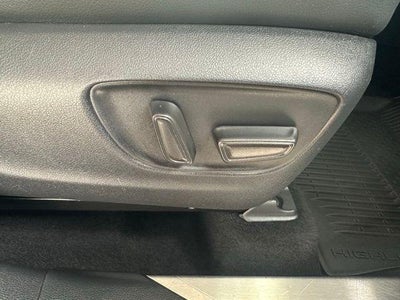 2023 Toyota Highlander Hybrid Platinum