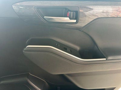 2023 Toyota Highlander Hybrid Platinum