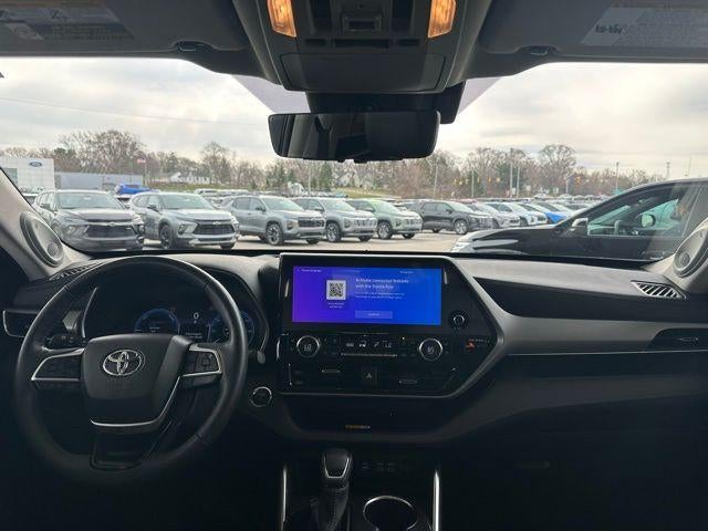 2023 Toyota Highlander Hybrid Platinum