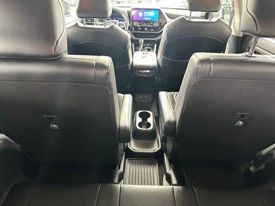 2023 Toyota Highlander Hybrid Platinum