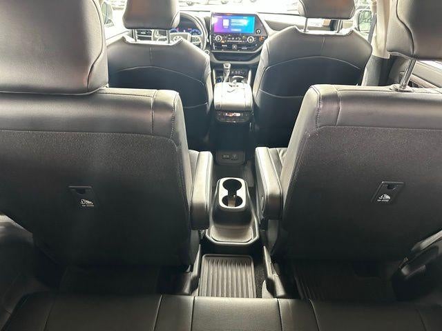 2023 Toyota Highlander Hybrid Platinum