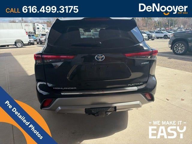 2023 Toyota Highlander Hybrid Platinum