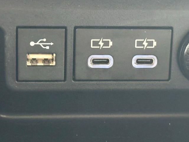 2023 Toyota Highlander Hybrid Platinum