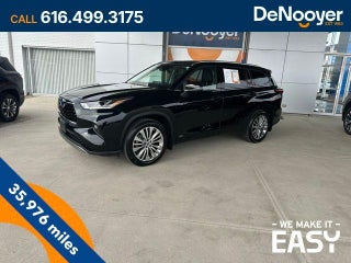 2023 Toyota Highlander Hybrid Platinum