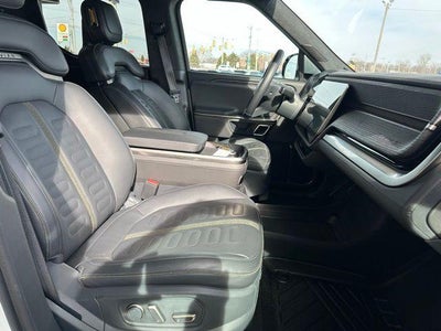 2023 RIVIAN R1T Adventure