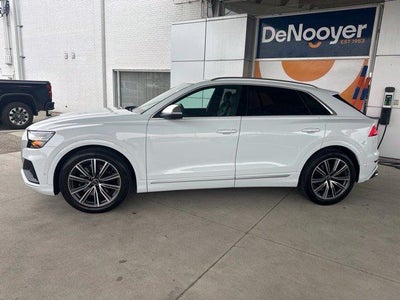 2023 Audi SQ8 Premium Plus